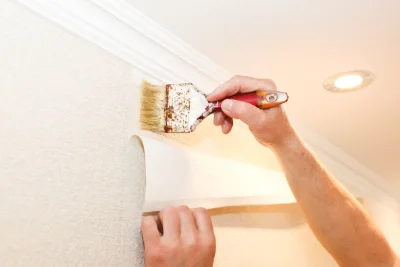 Pose de papier peint à Ensigné — revêtements muraux et toiles de verre